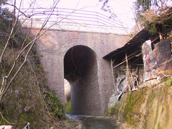 旧鉄道用地跡・レンガ積アーチ橋